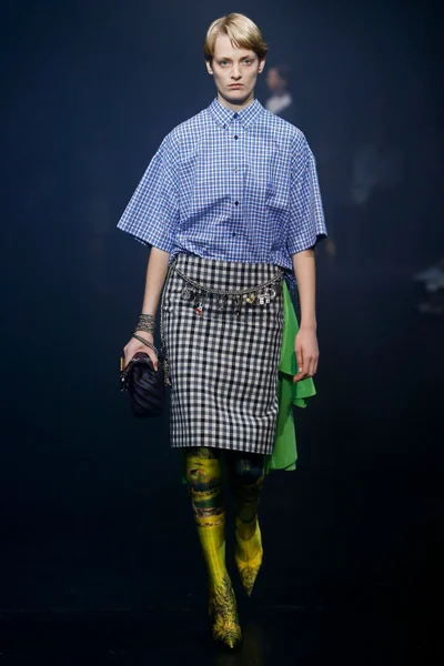 Look 9
